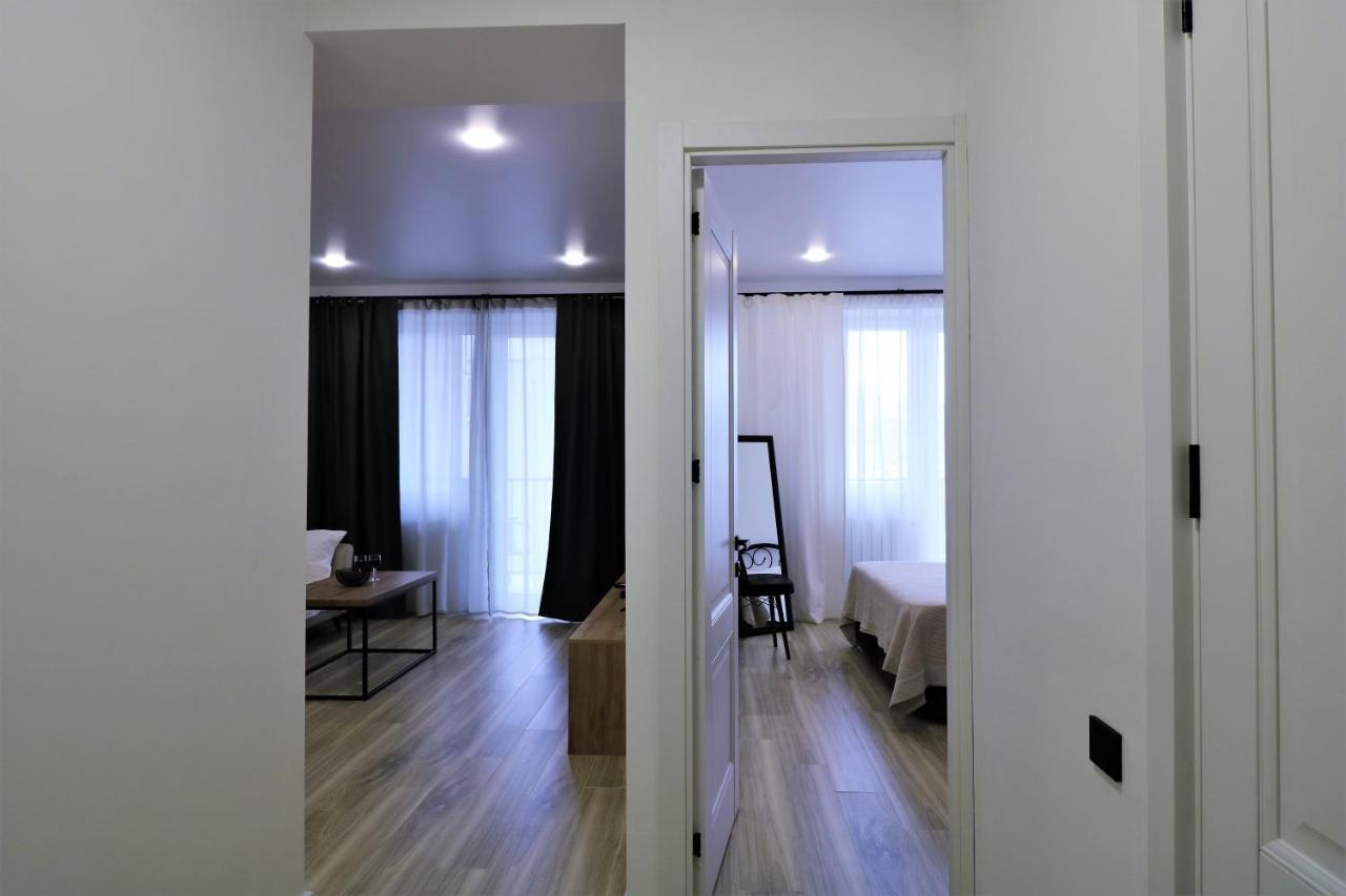 Twins Tower Apartment Tbilisi Bagian luar foto