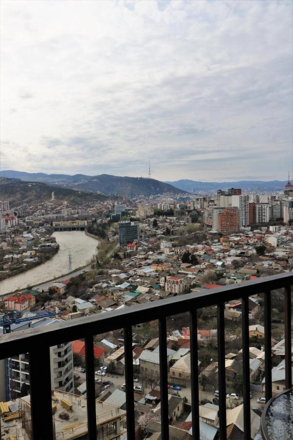Twins Tower Apartment Tbilisi Bagian luar foto