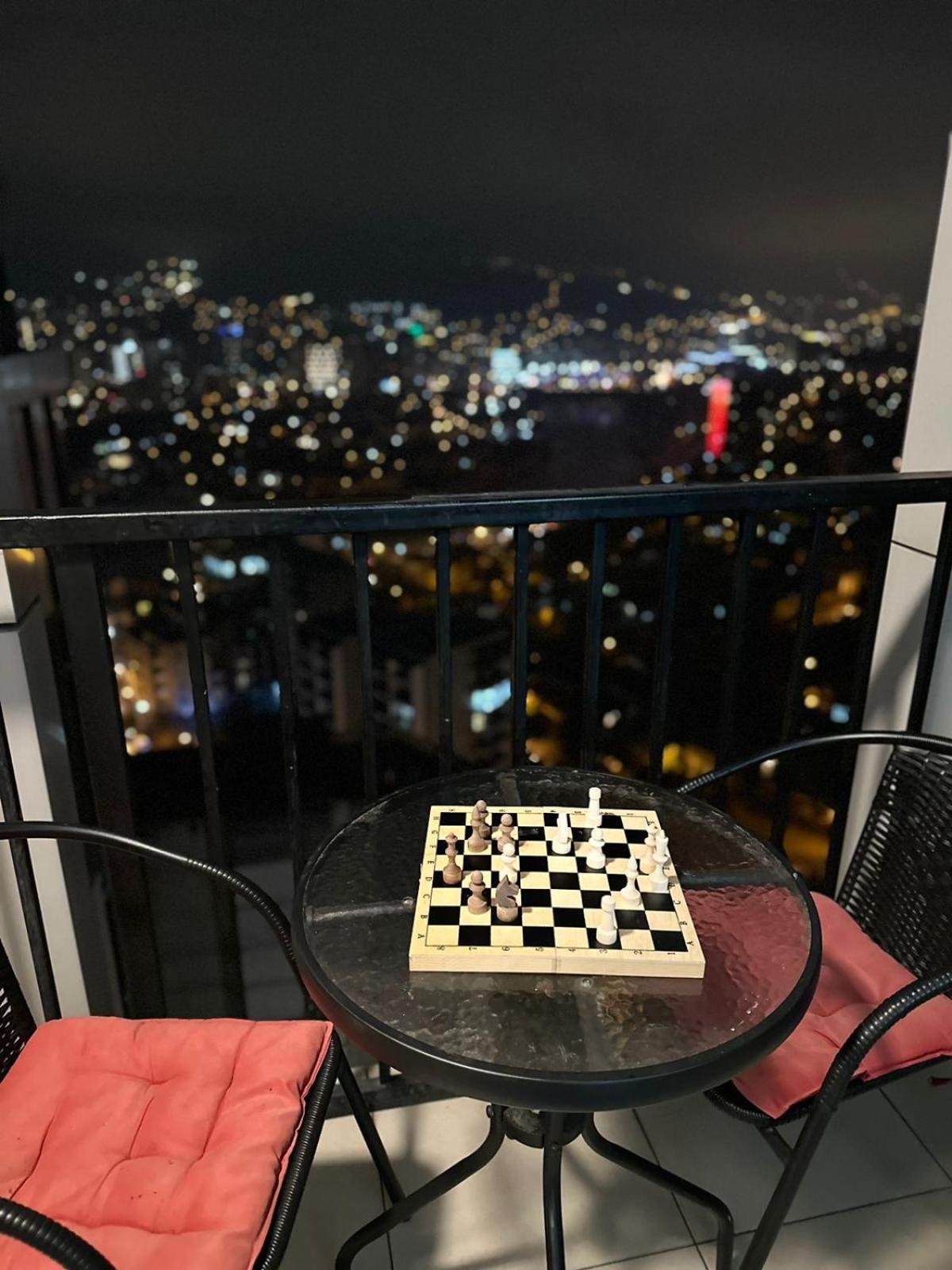 Twins Tower Apartment Tbilisi Bagian luar foto