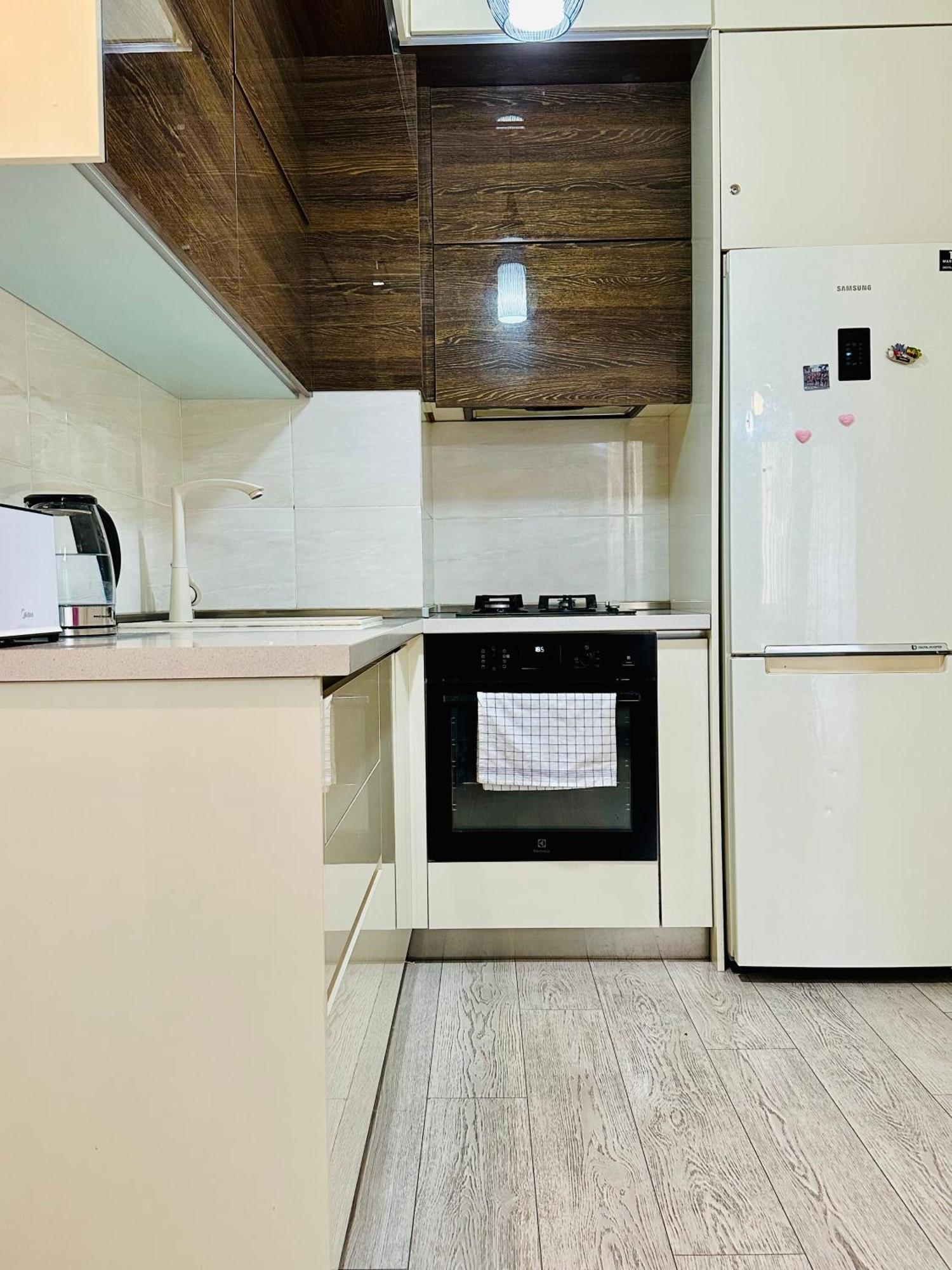 Twins Tower Apartment Tbilisi Bagian luar foto