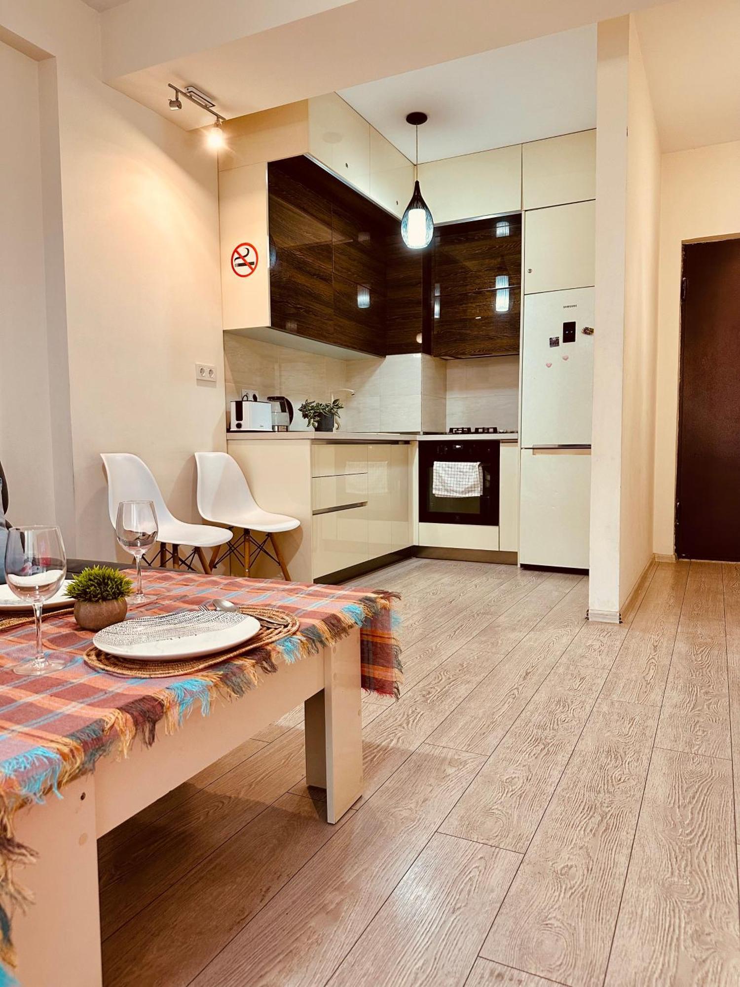Twins Tower Apartment Tbilisi Bagian luar foto