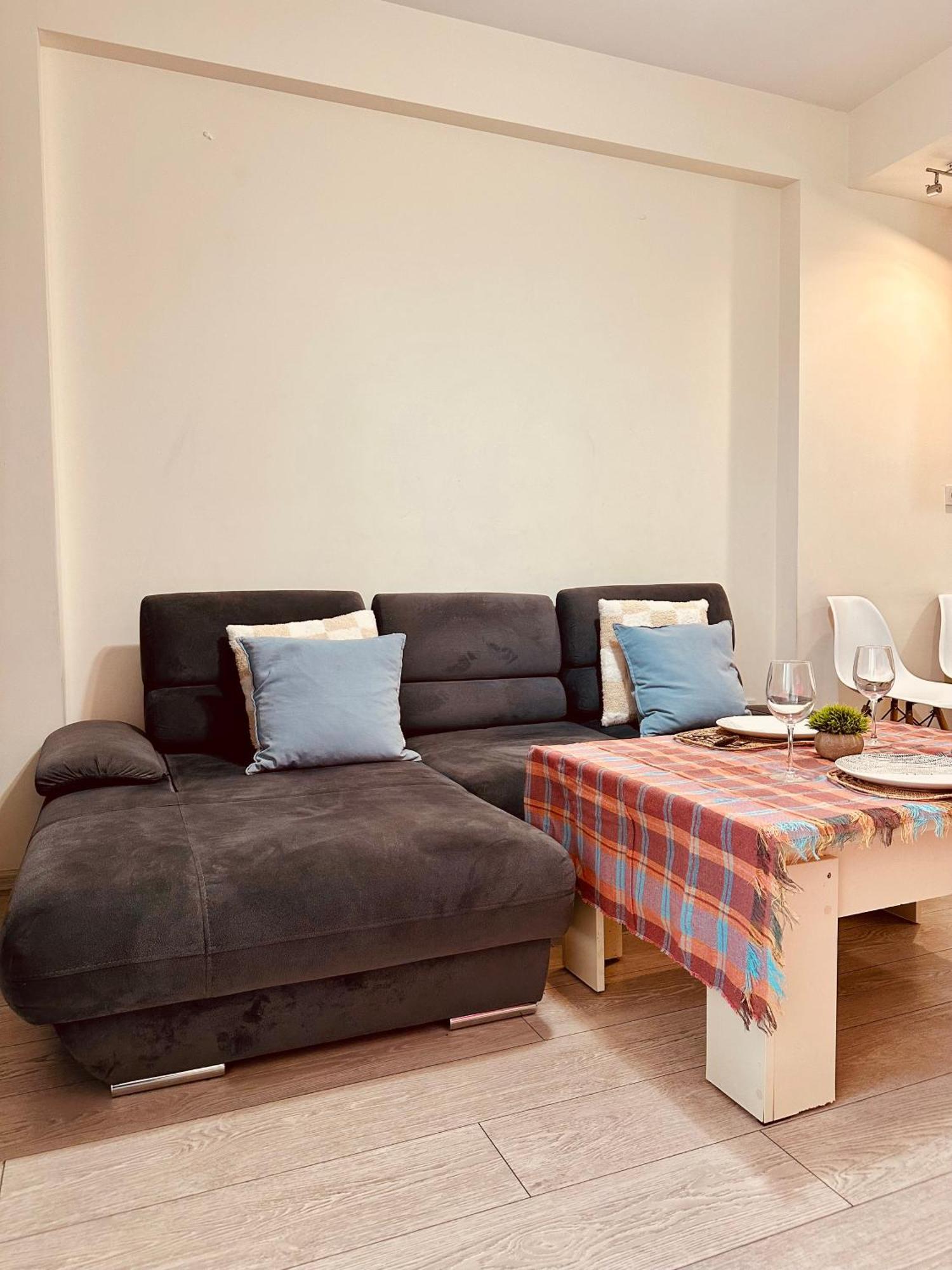 Twins Tower Apartment Tbilisi Bagian luar foto