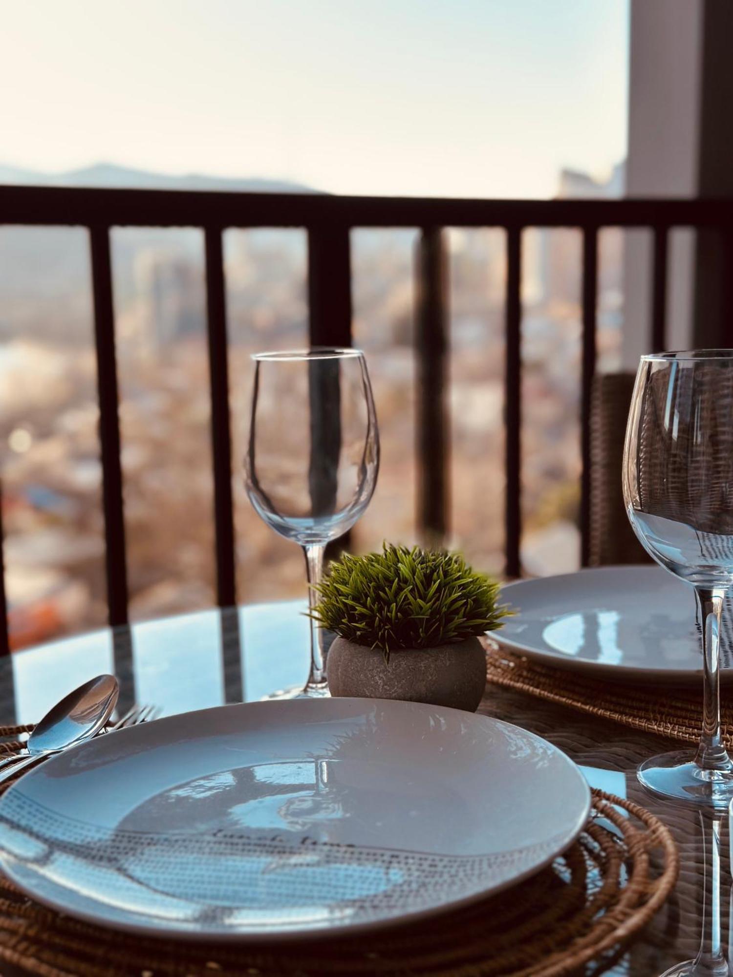 Twins Tower Apartment Tbilisi Bagian luar foto