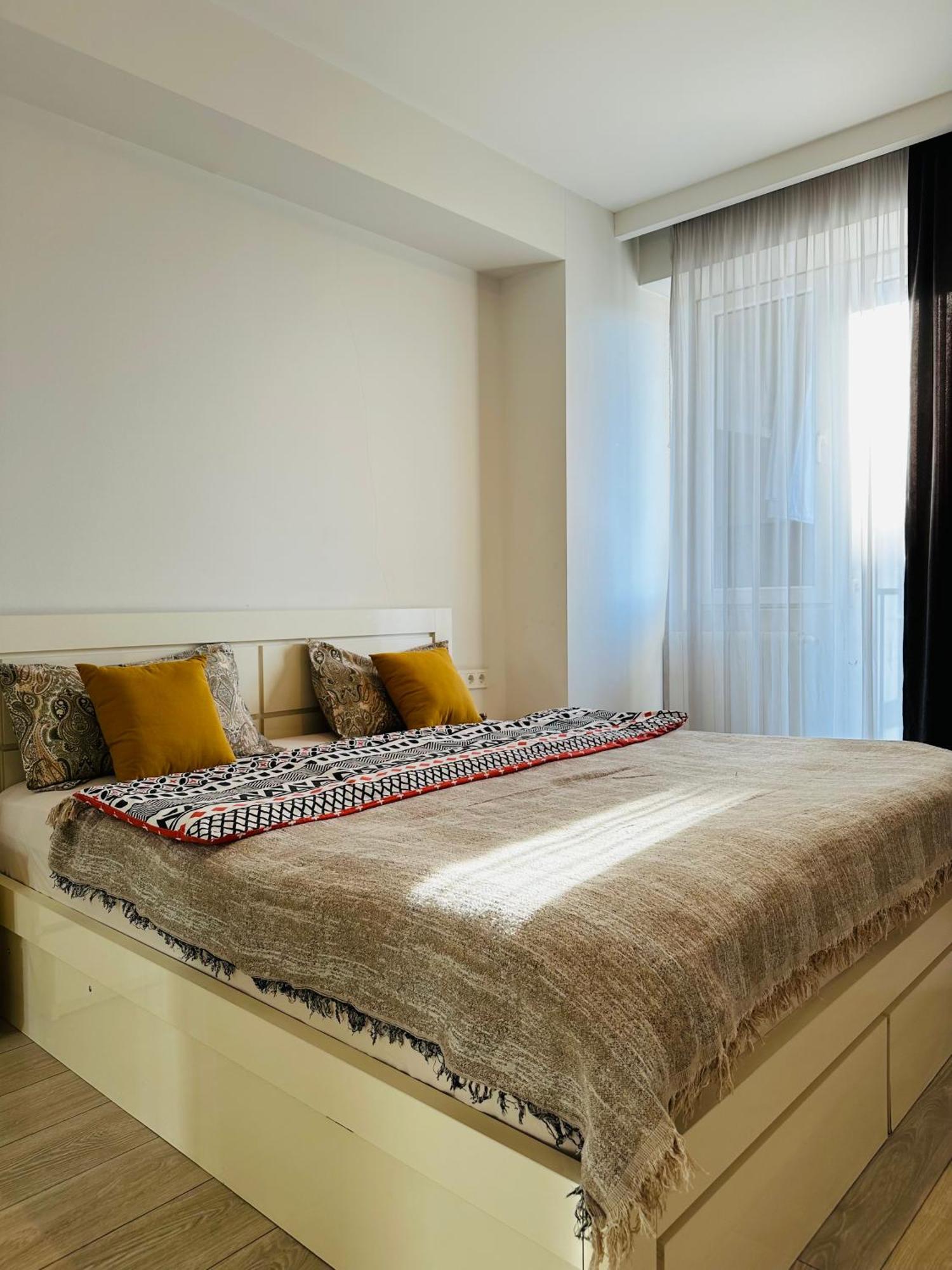 Twins Tower Apartment Tbilisi Bagian luar foto