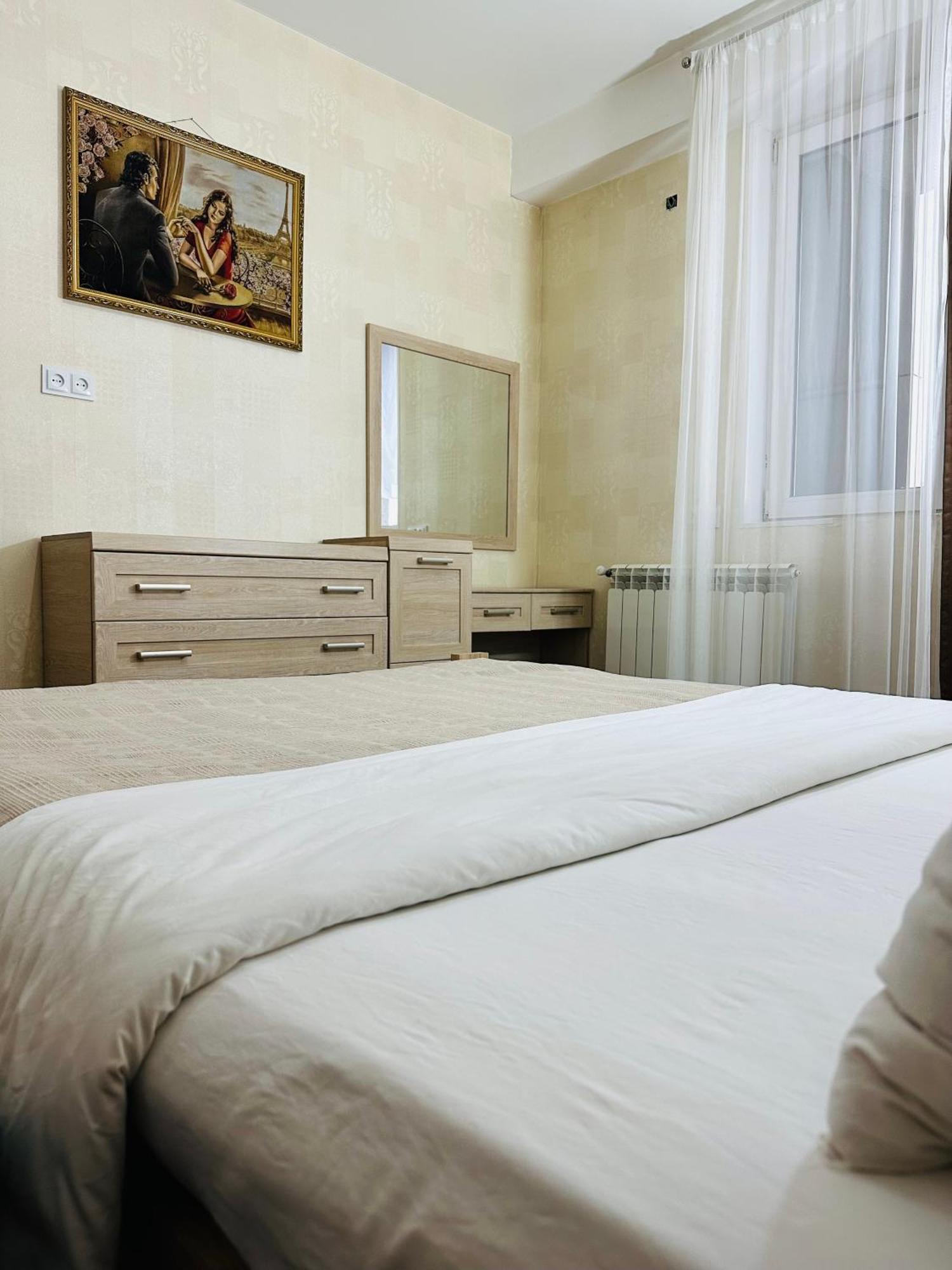Twins Tower Apartment Tbilisi Bagian luar foto