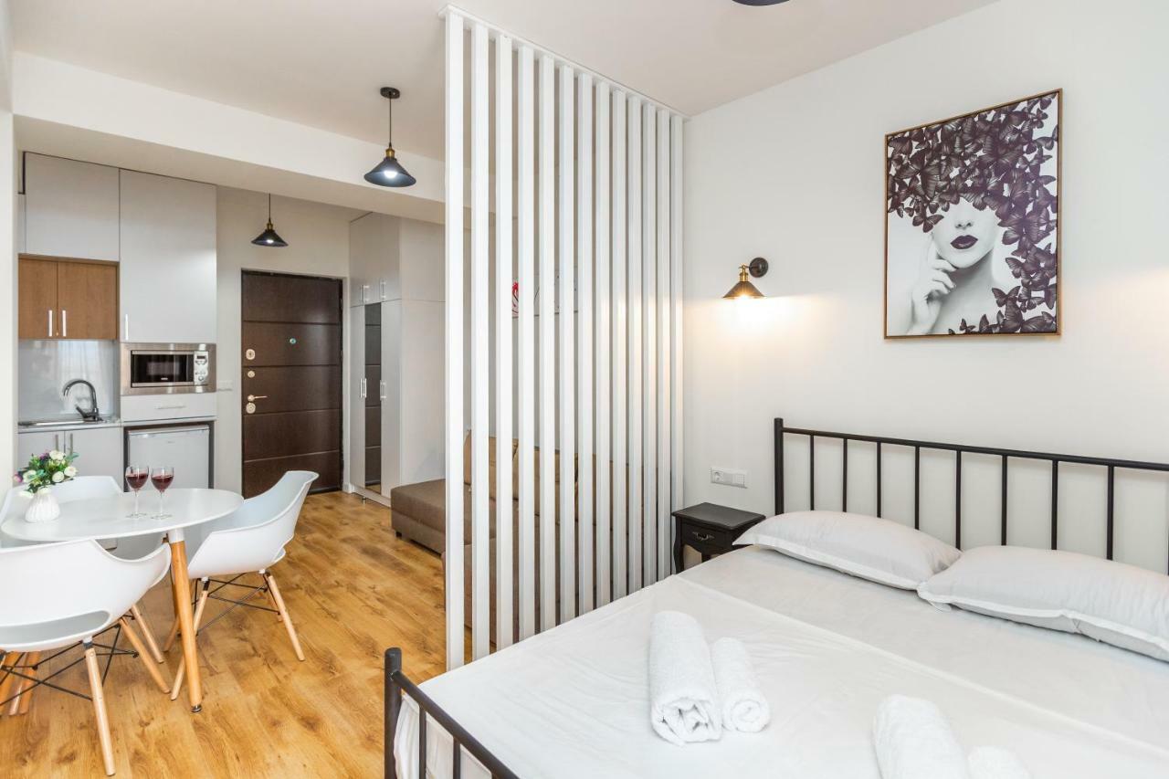 Twins Tower Apartment Tbilisi Bagian luar foto
