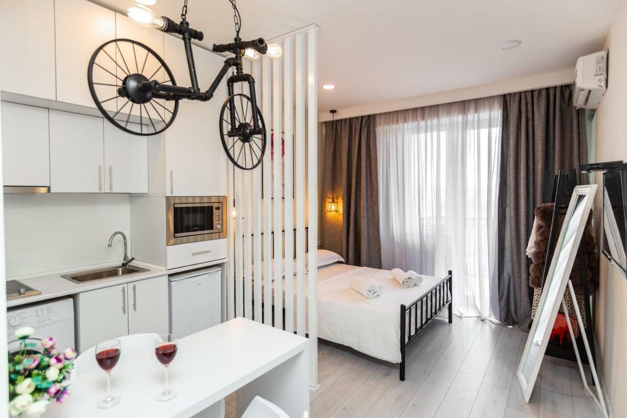 Twins Tower Apartment Tbilisi Bagian luar foto